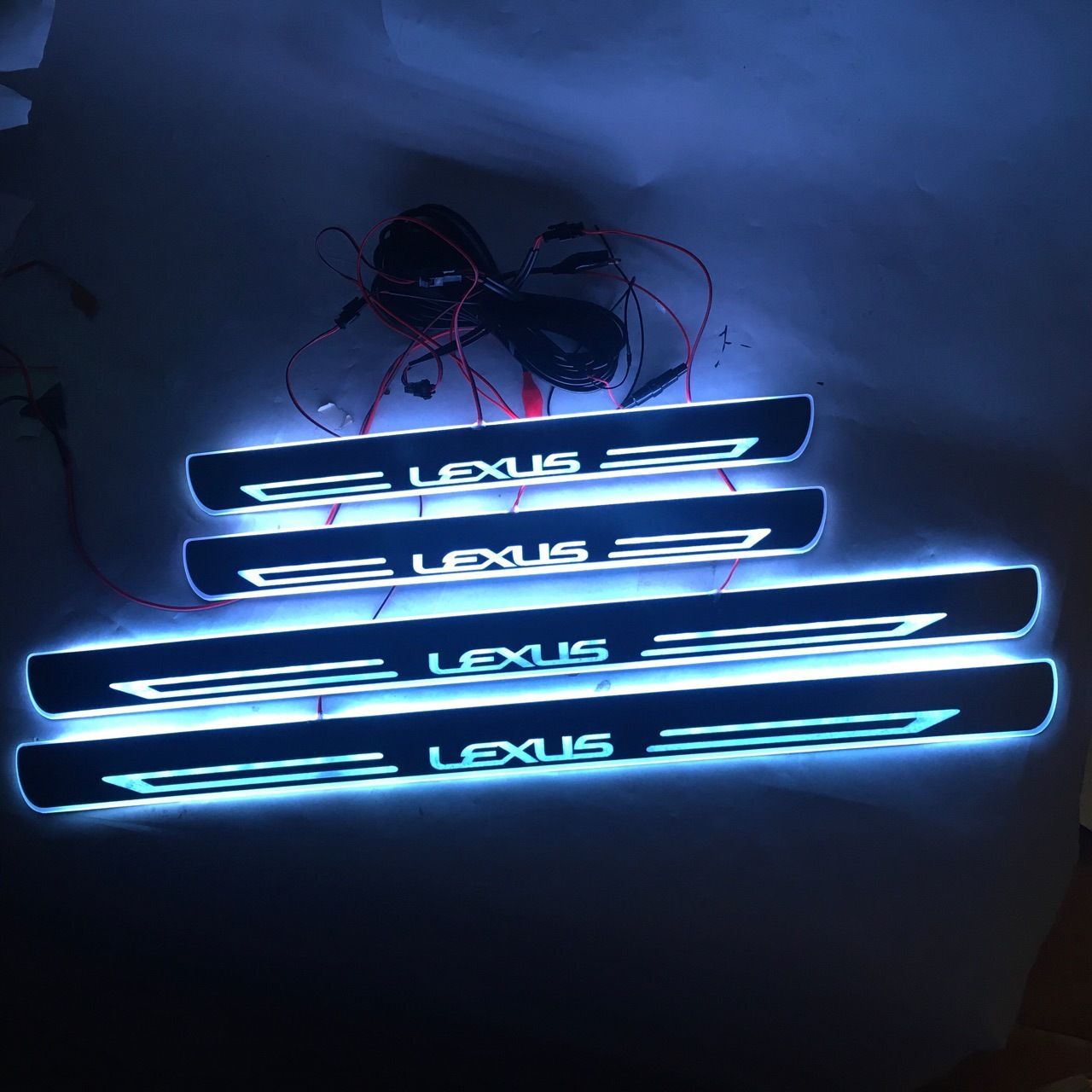 LED サイドスカッフプレート レクサス LS LS460 LS500 LS600 LC500 ステップガード 三色選択 流れる点灯 オープニング機能