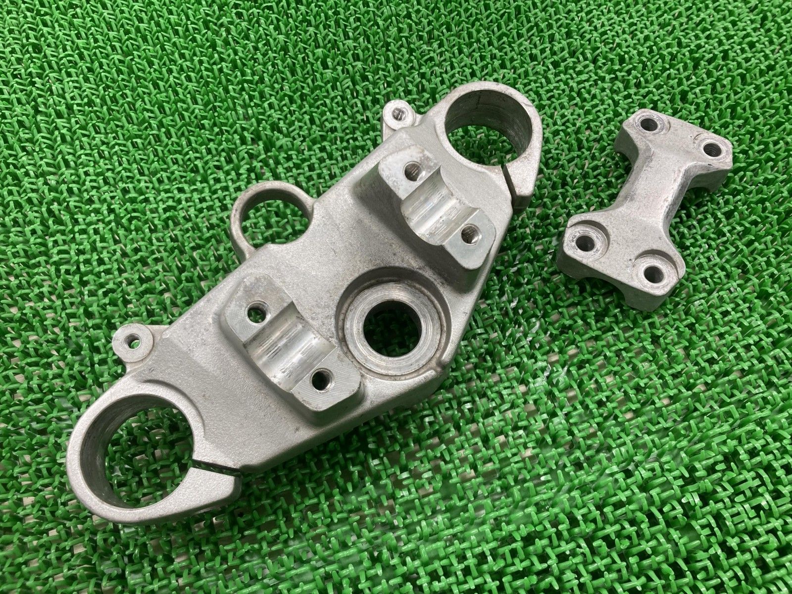 ホーネット250 トップブリッジ KEA ホンダ 純正 バイク 部品 MC31 HORNET250 曲割れ欠け無し 品薄 希少品 車検 Genuine 【中古】 90 ホーネット250 トップブリッジ KEA ホンダ 純正 バイク 部品 MC31