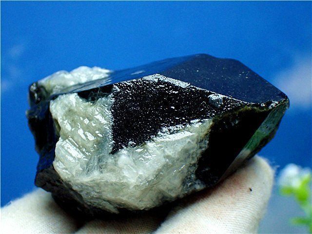 チベット産天然モリオン(黒水晶）原石B87C3/46C05B - メルカリ