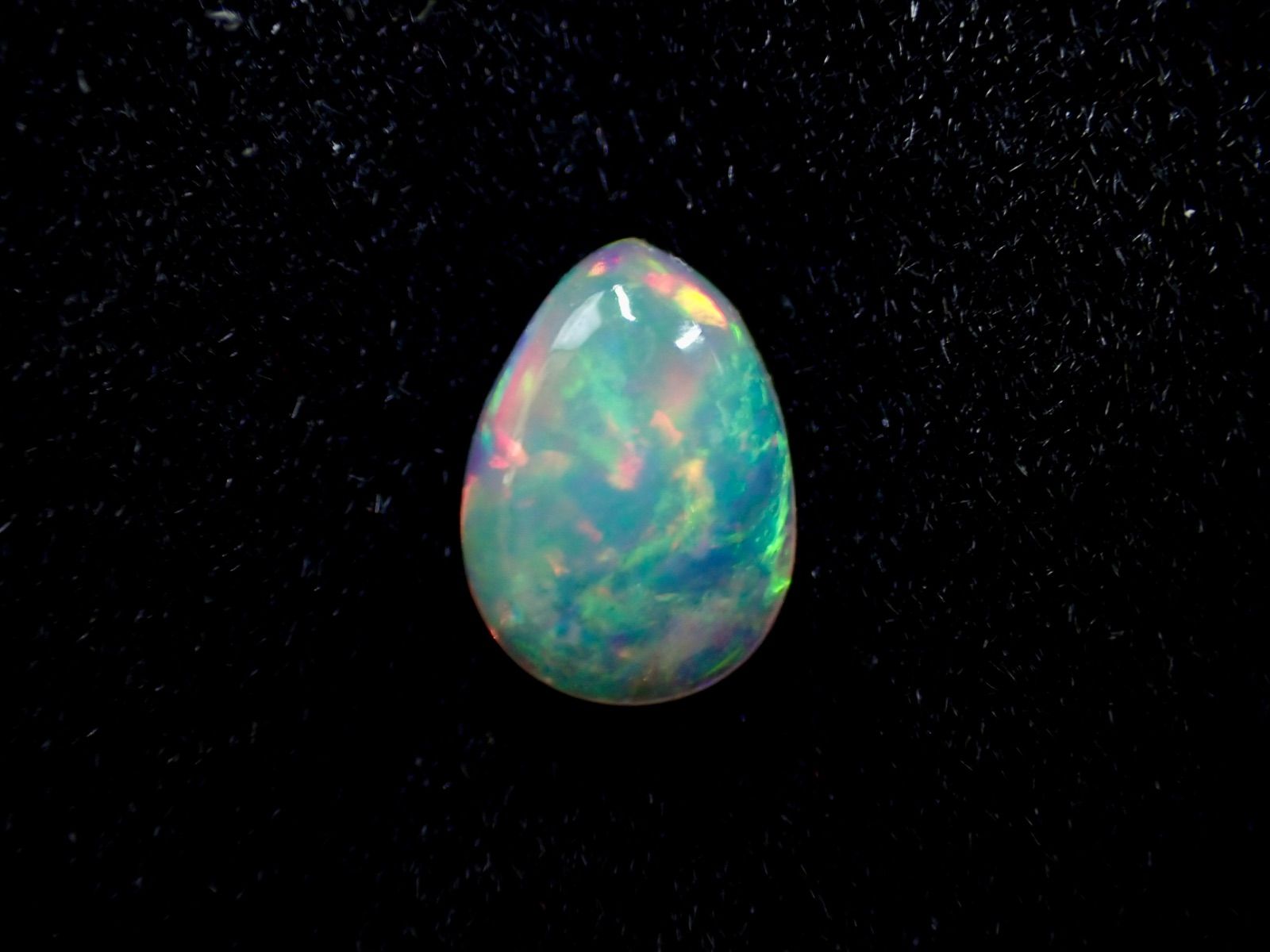 宝石ルース 『魅力的な全面の彩りの斑（ふ）』エチオピア産天然