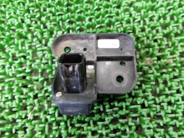 3FP3104 BDE3 スズキ ランディ SGC27 前期型 20G フロントグリル用カメラ VCB-N576F