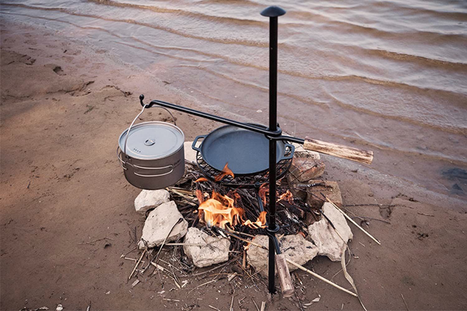 新着商品 YOGOTO グリルスタンド キャンプ 焚火台 バーベキューコンロ アウトドア BBQ ファイアスタンド 収納バッグ付き 第2世代 ブラック USTAUSTRALIA_COM_AU