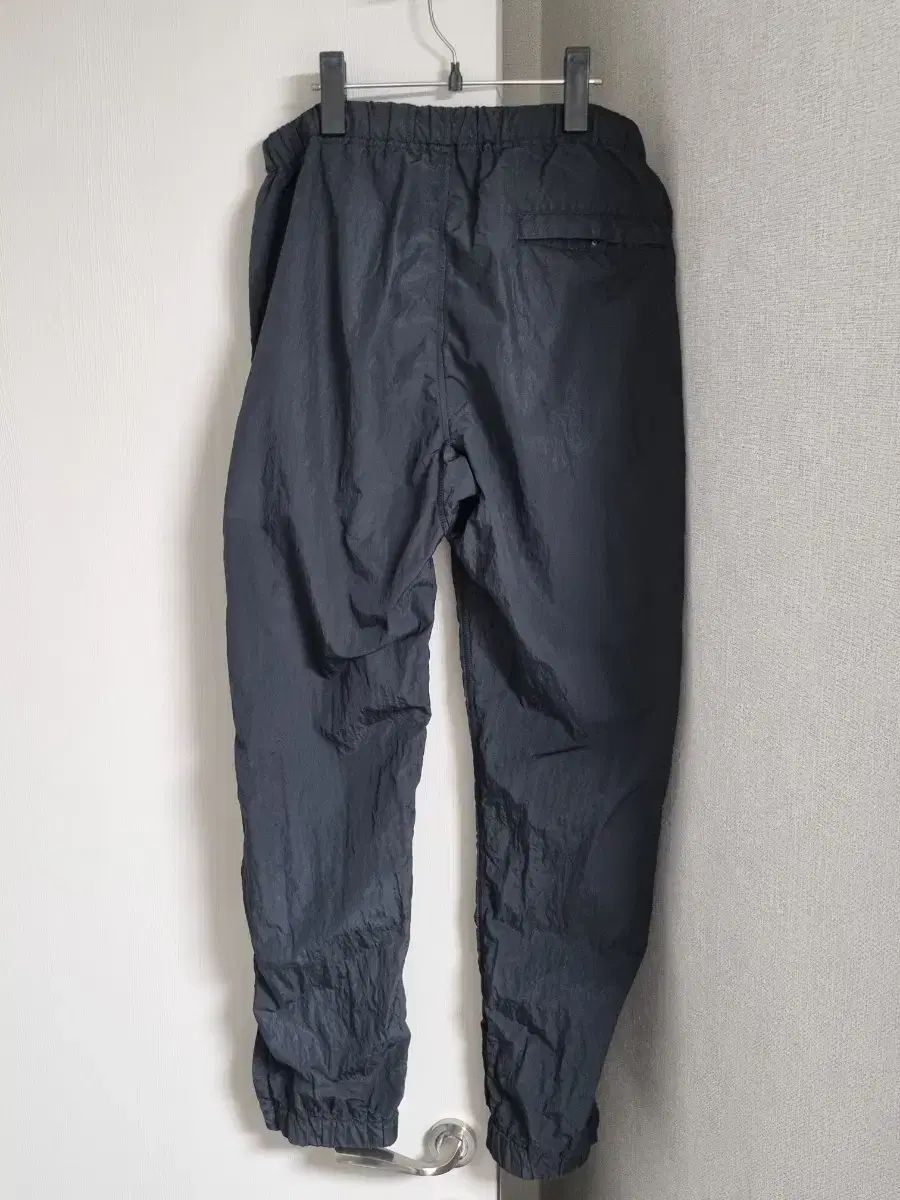 STONE ISLAND ナイロンメタル ジョガーパンツ