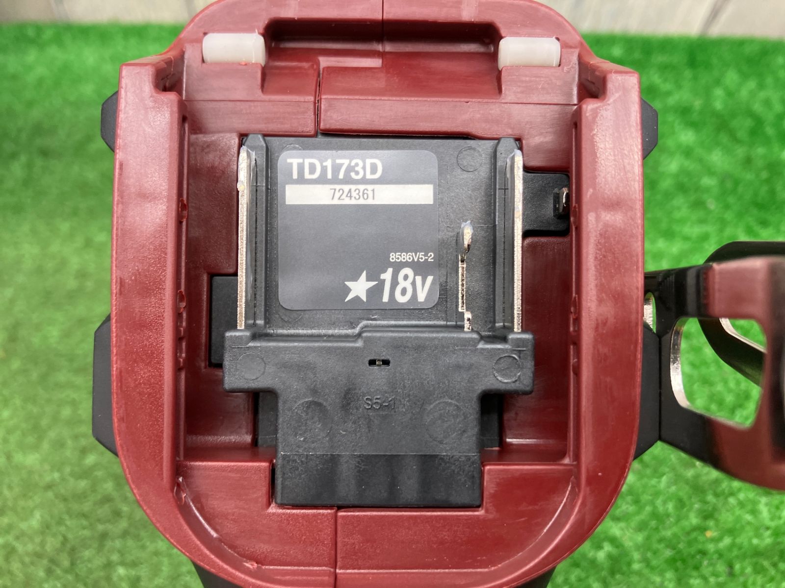 興味深い マキタ makita コードレスインパクトドライバー TD173DGXAR アクトツール富山店 B2 海外コンビニコラボ公式限定商品