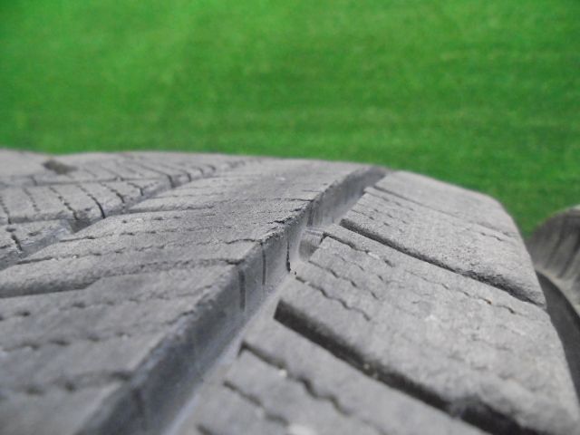 5FN521 R33 バリ山 175 70R14 ブリヂストン ブリザックVRX3 14インチスタッドレスタイヤ4本セット TRITUETUBI_COM