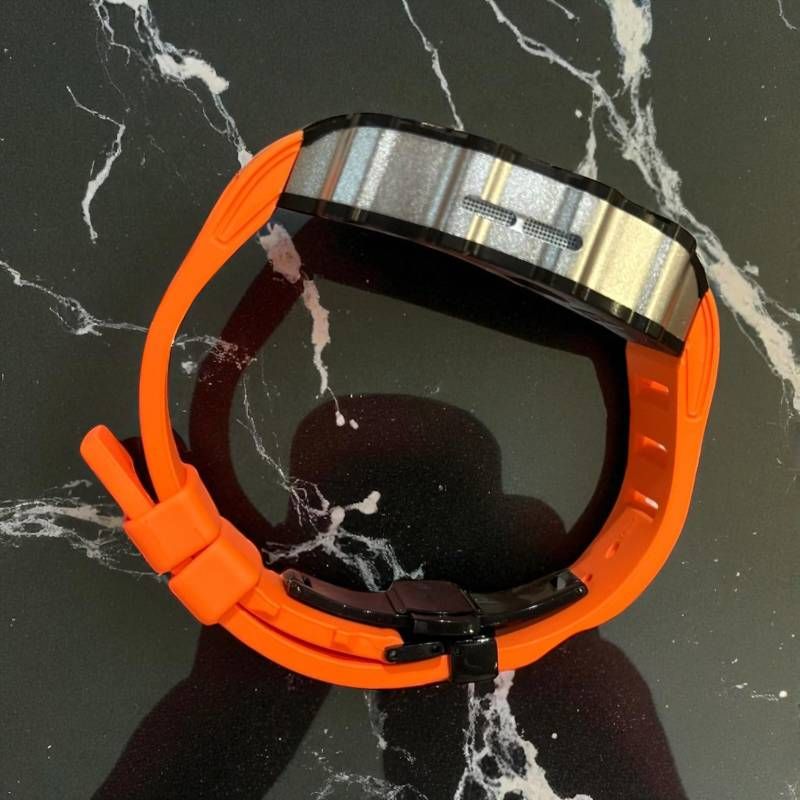 アップルウォッチケース フォージドステンレス ラバー 互換性対応 カスタム カバー 保護 ギフト ４６ｍｍ ベルト バンド セット series10 series11 メンズ レディース ギフト 贈り物 カスタム オレンジブラック