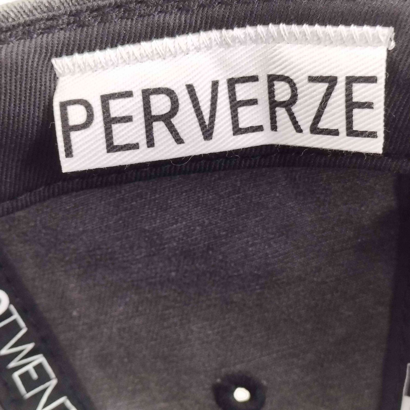 パーバーズ PERVERZE SCRAP LOGO CAP レディース FREE - メルカリ