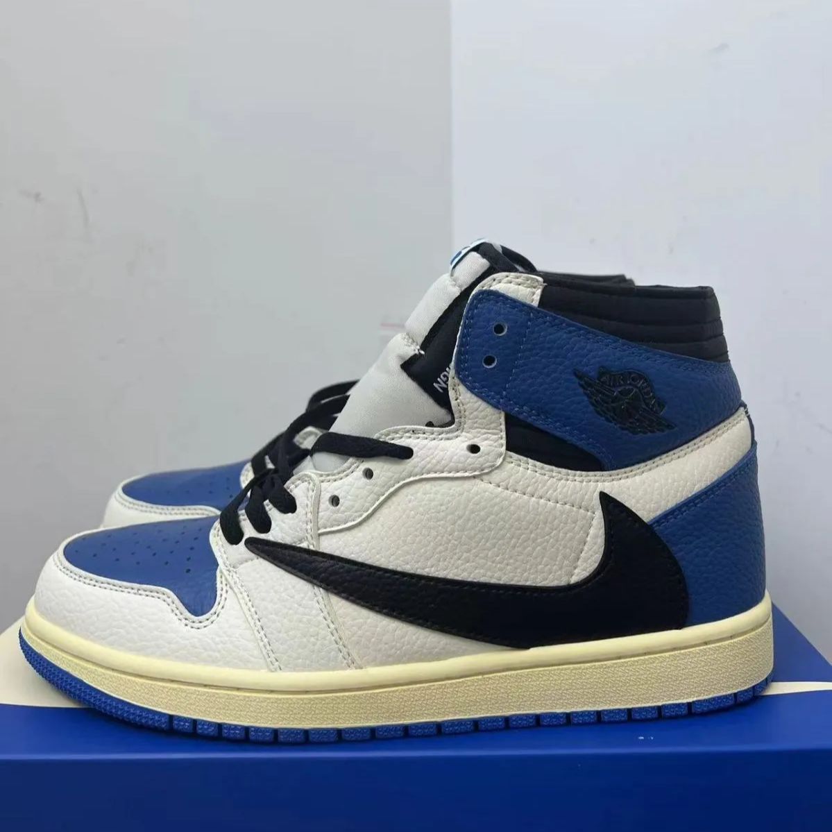 新品未使用ナイキ Travis Scott x Fragment x Air Jordan 1 High go sp 