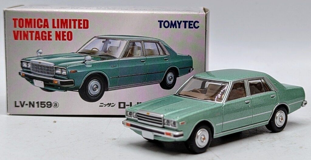 TOMICA LIMITED VINTAGE NEO ニッサン　ローレル　2台 s-l400.jpg