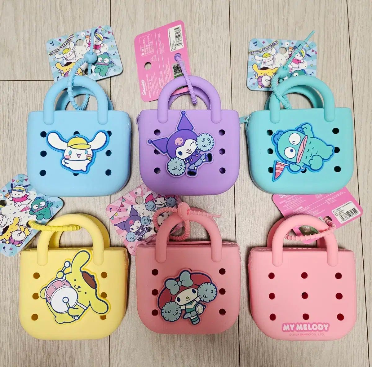 【韓国】サンリオ　キーホルダー　ポーチ　セット Sanrio(サンリオ) シリコン ポーチ キーホルダー 10cm クロミ