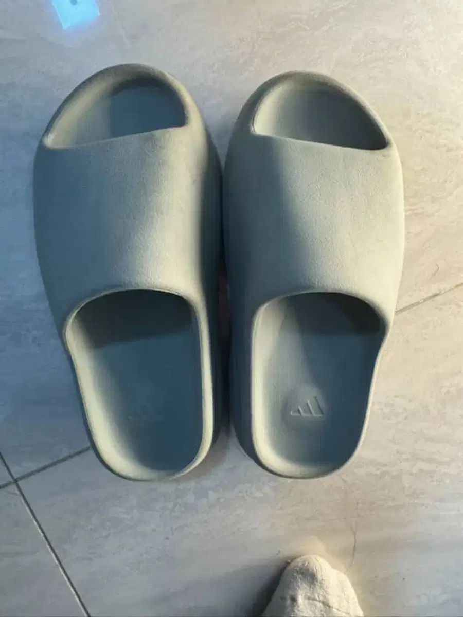 adidas アディダス