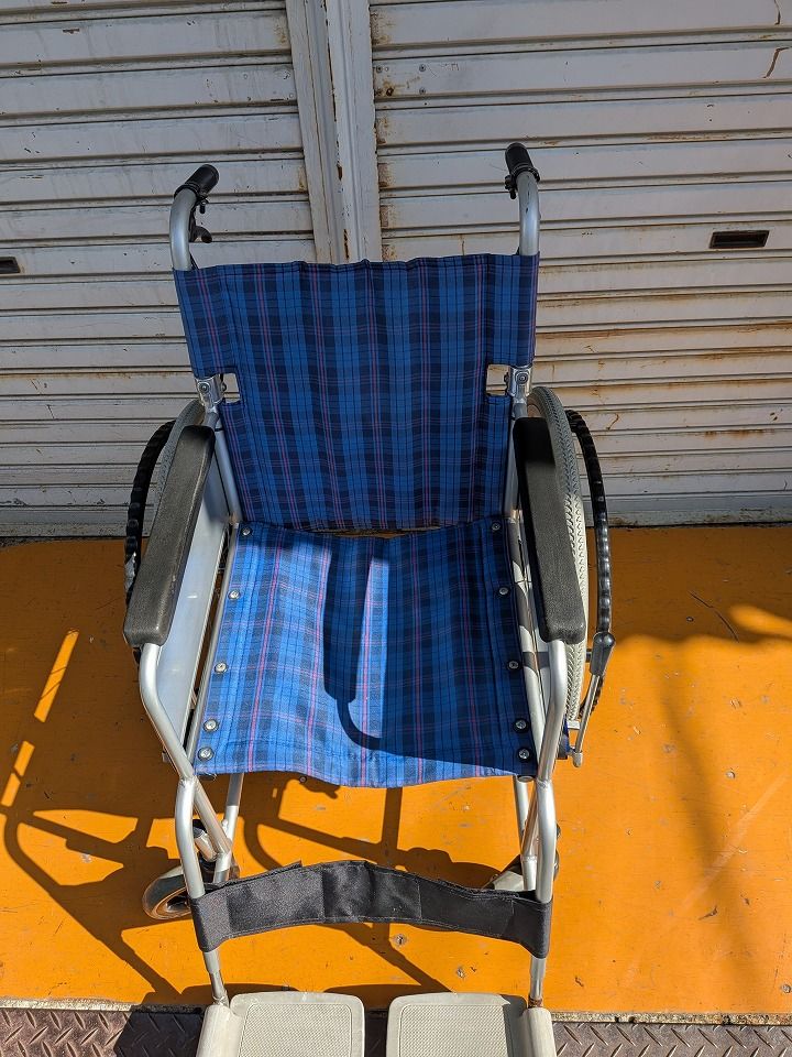 送料無料 一部地域を除く カワムラサイクル 自走式車いす KA22-40SB KM-25-0930-06