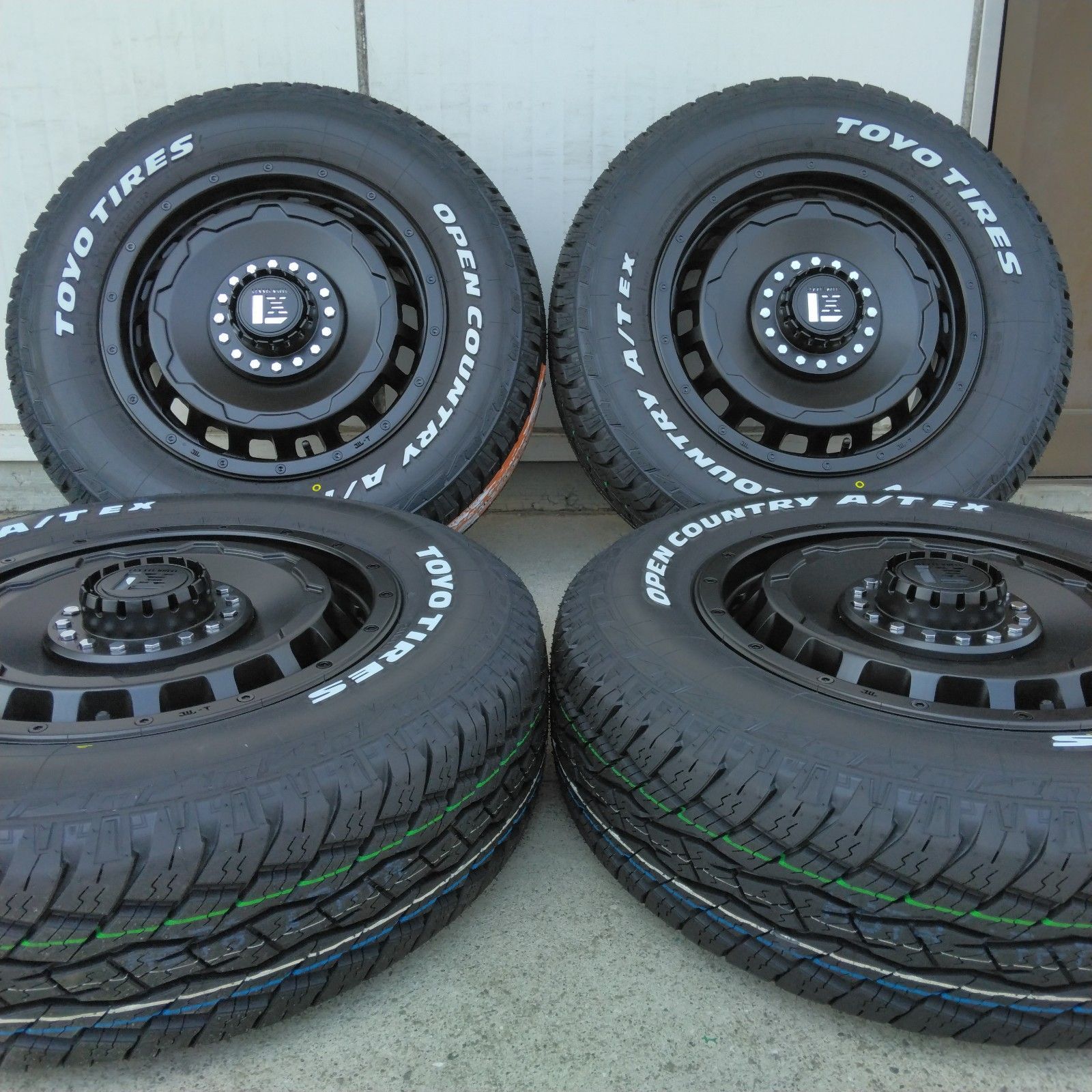 ライズ ロッキー シエンタ タイヤホイール トーヨー オープンカントリー A/T EX 205/65R16 195/65R16 ホワイトレター  LEXXEL SwaGGer 16インチ - メルカリ