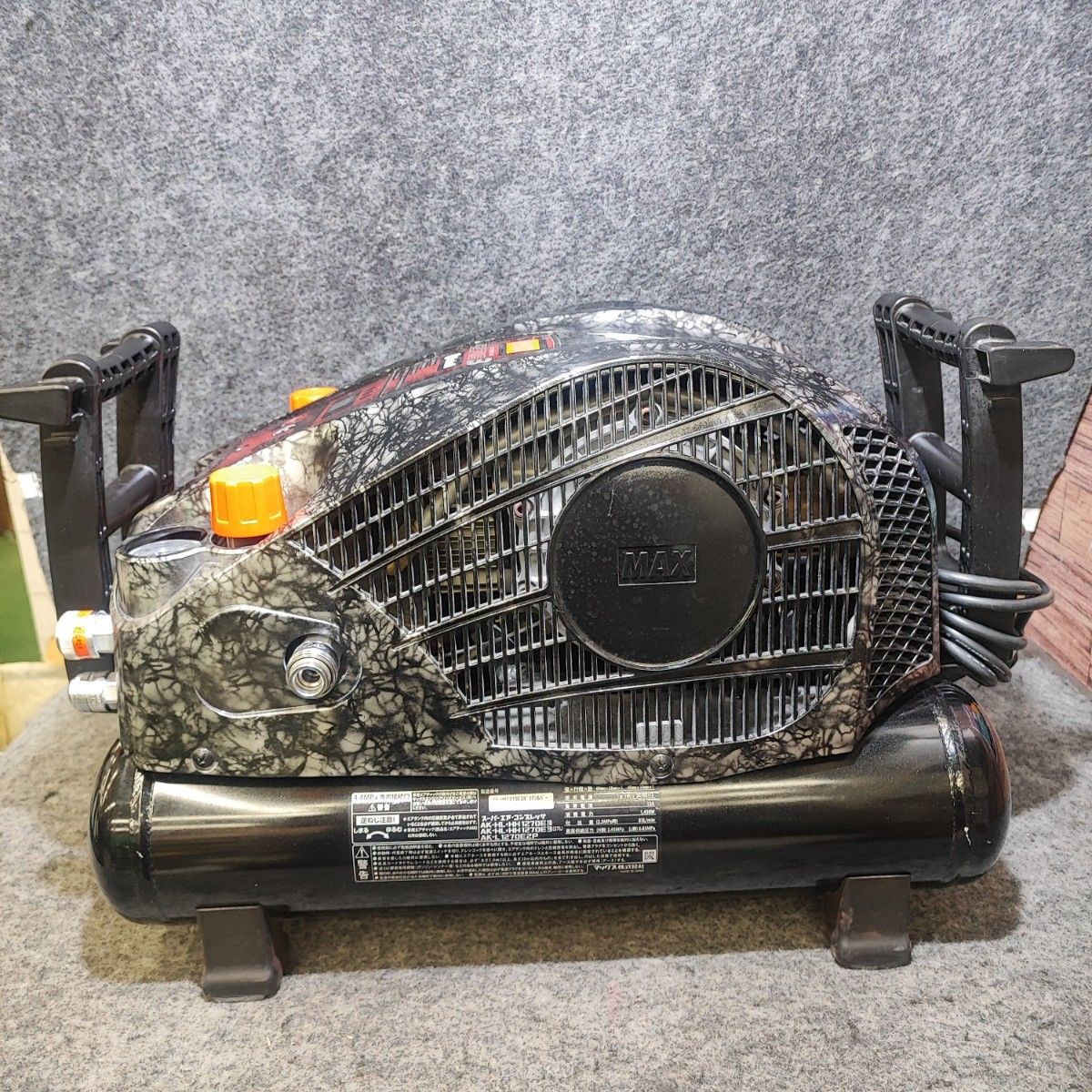 ☆マックス(MAX) エアコンプレッサー AK-HH1270E3_ガイアシルバー  