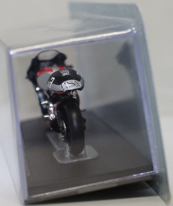 新品 1/24  チャンピオンバイクコレクション APRILIA ２５０ MARCO MELANDRI 2002 240001027682