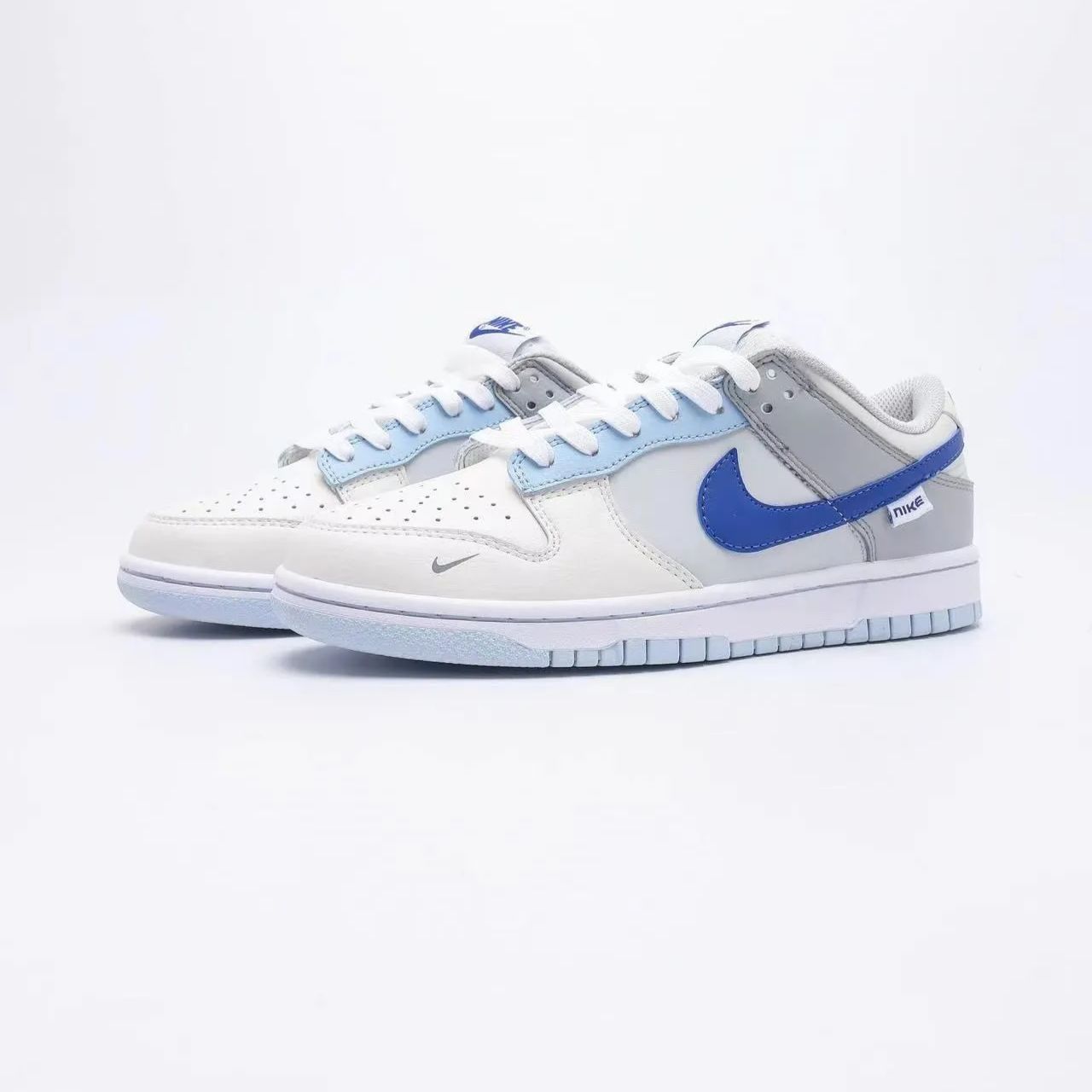 新品未使用 NIKE ナイキ スニーカーNike Sb Dunk Low Pro  箱付 メンズ X-139