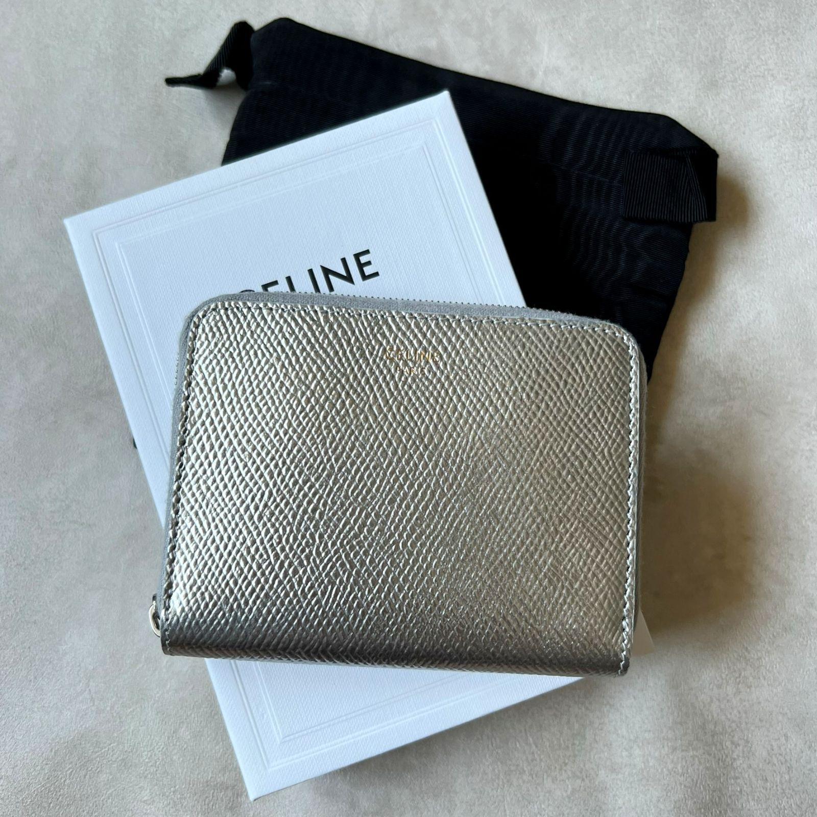 新品未使用箱付き】CELINE ミニ財布 - メルカリ