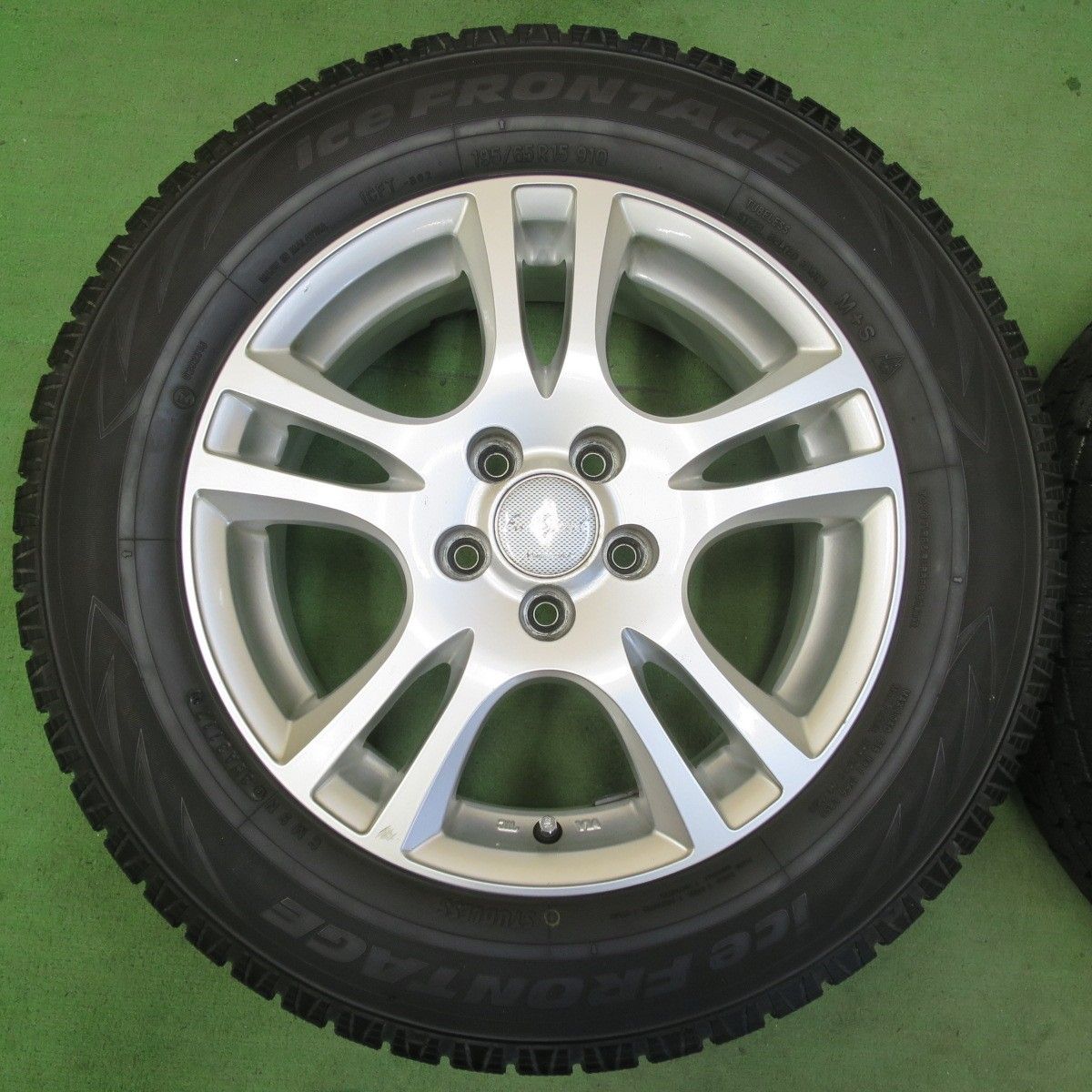 バリ溝！9.5分☆プリウス 等 195/65R15 スタッドレス アイス 