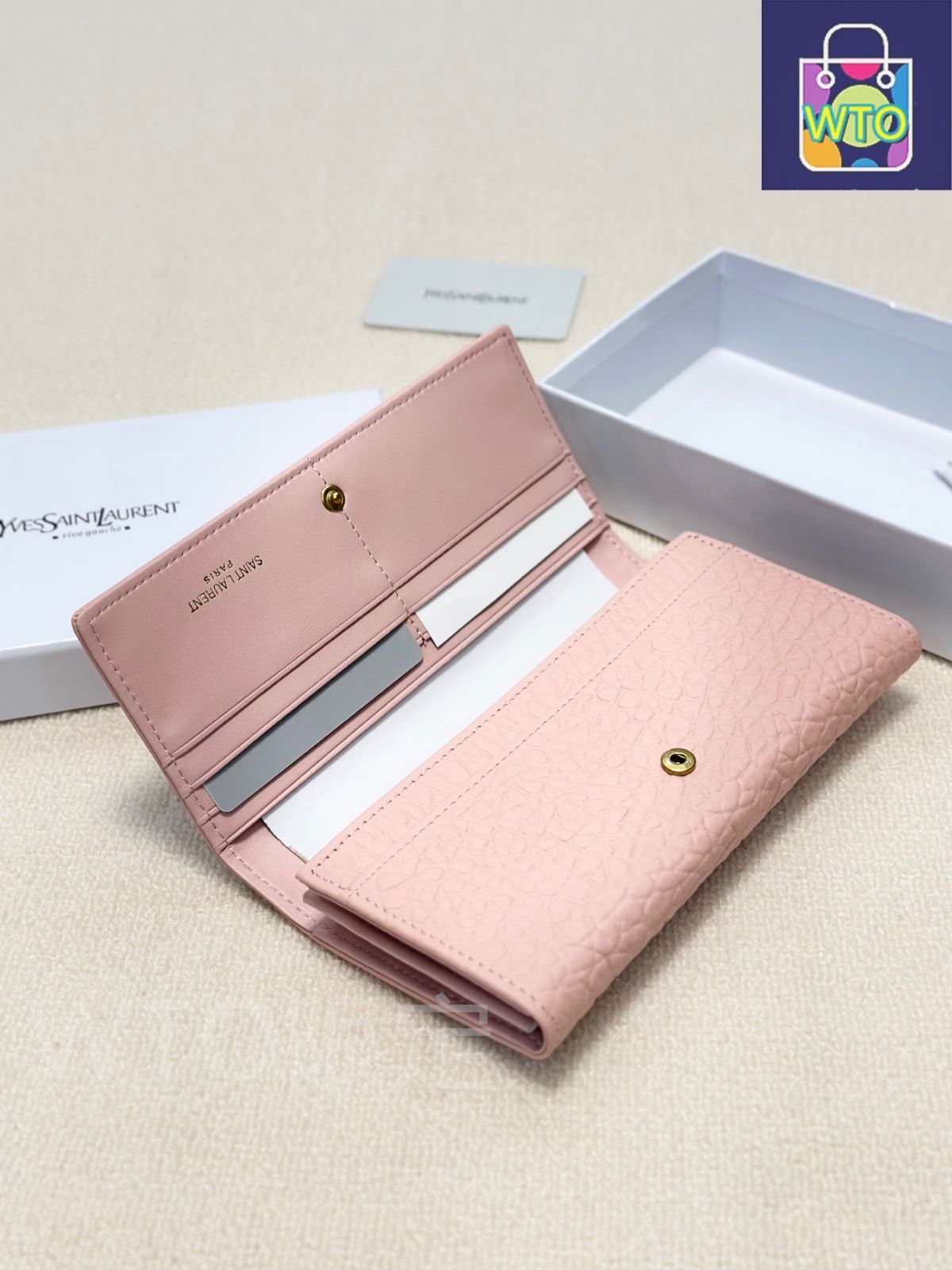 ヴィンテージ　イヴサンローラン　エンボス加工　美品 Yves Saint Laurent イヴサンローラン ベルト バックル ブランド