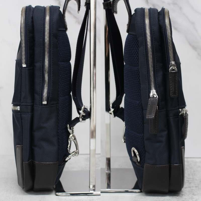 S024)【美品】BLACK LABEL CRESTBRIDGE ボディバッグ ネイビー