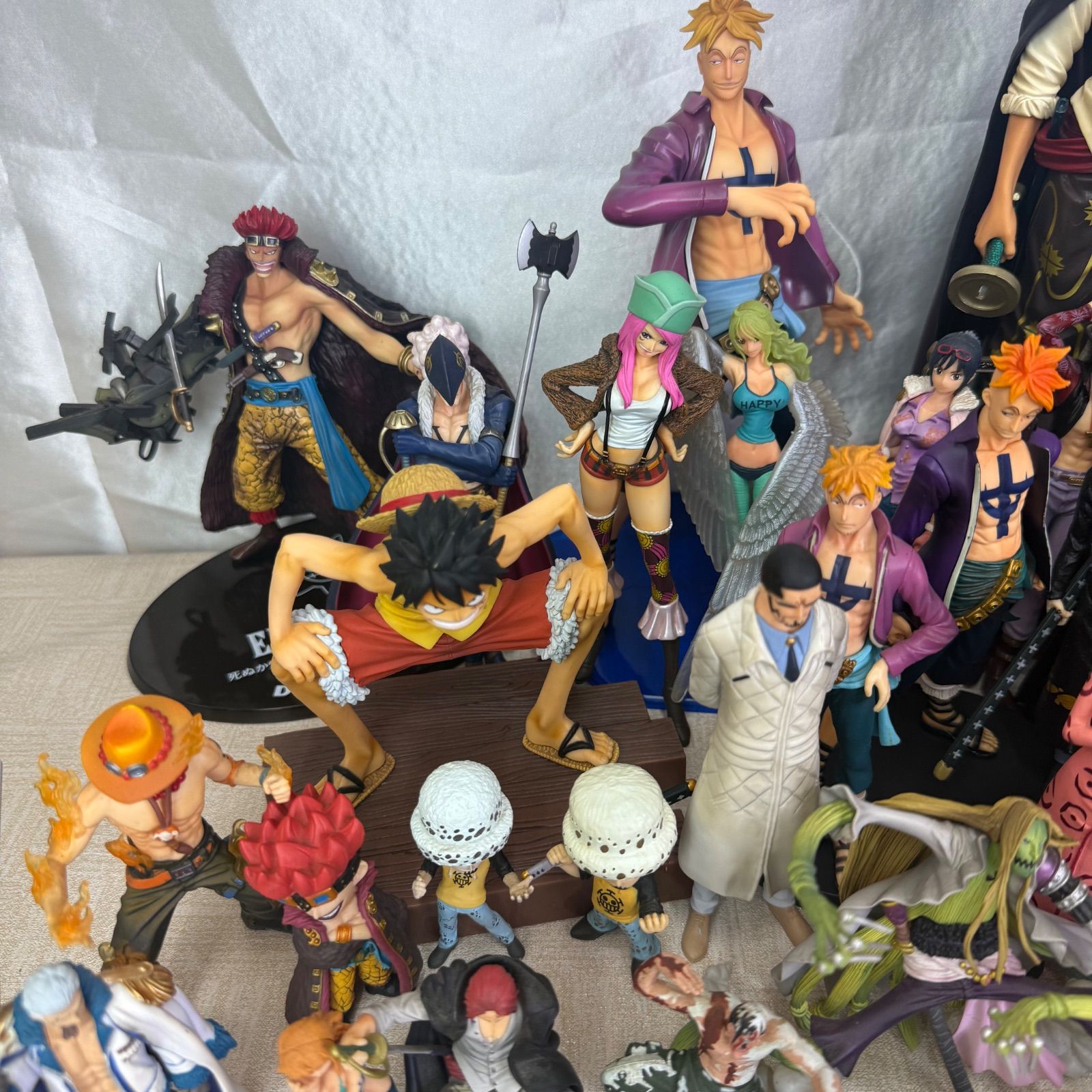 特売】ONE PIECE フィギュア78体 まとめ売り - メルカリ