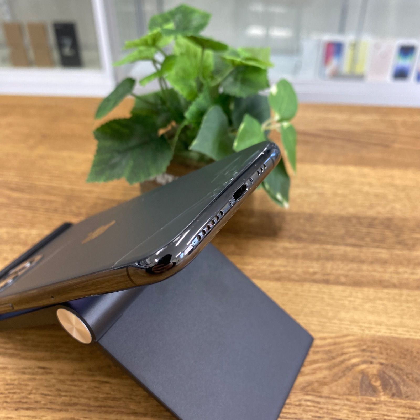 iPhone 11 Pro 256GB 背面割れ - メルカリ
