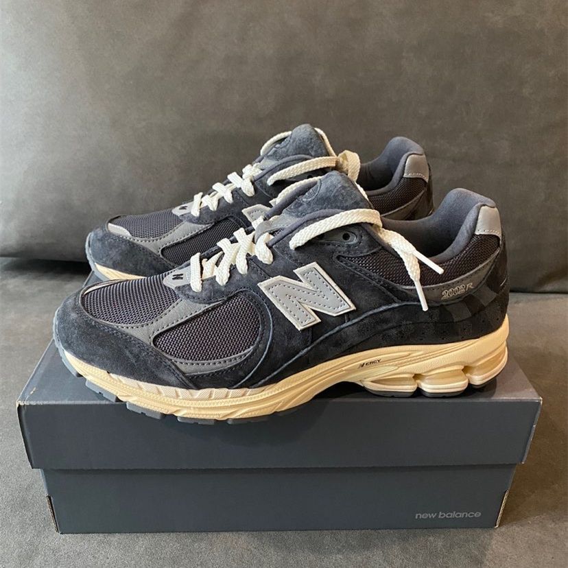 ニューバランス 2002R "ファントム"用スニーカーNew Balance 2002R "Phantom"