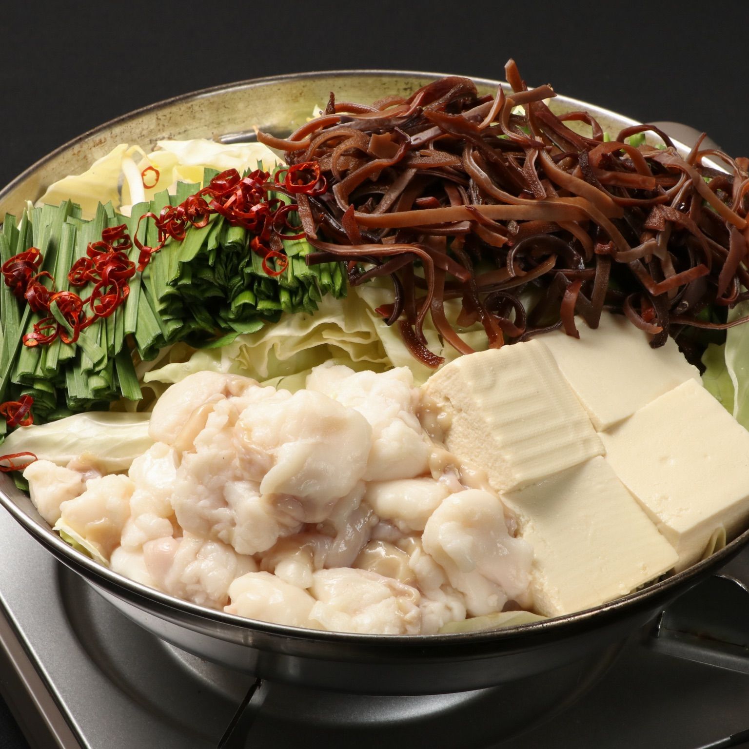博多の名物!!創業1987年老舗和牛もつ鍋　醤油味　8、9人前 食品 博多の名物!!創業1987年老舗和牛もつ鍋 醤油味 8、9