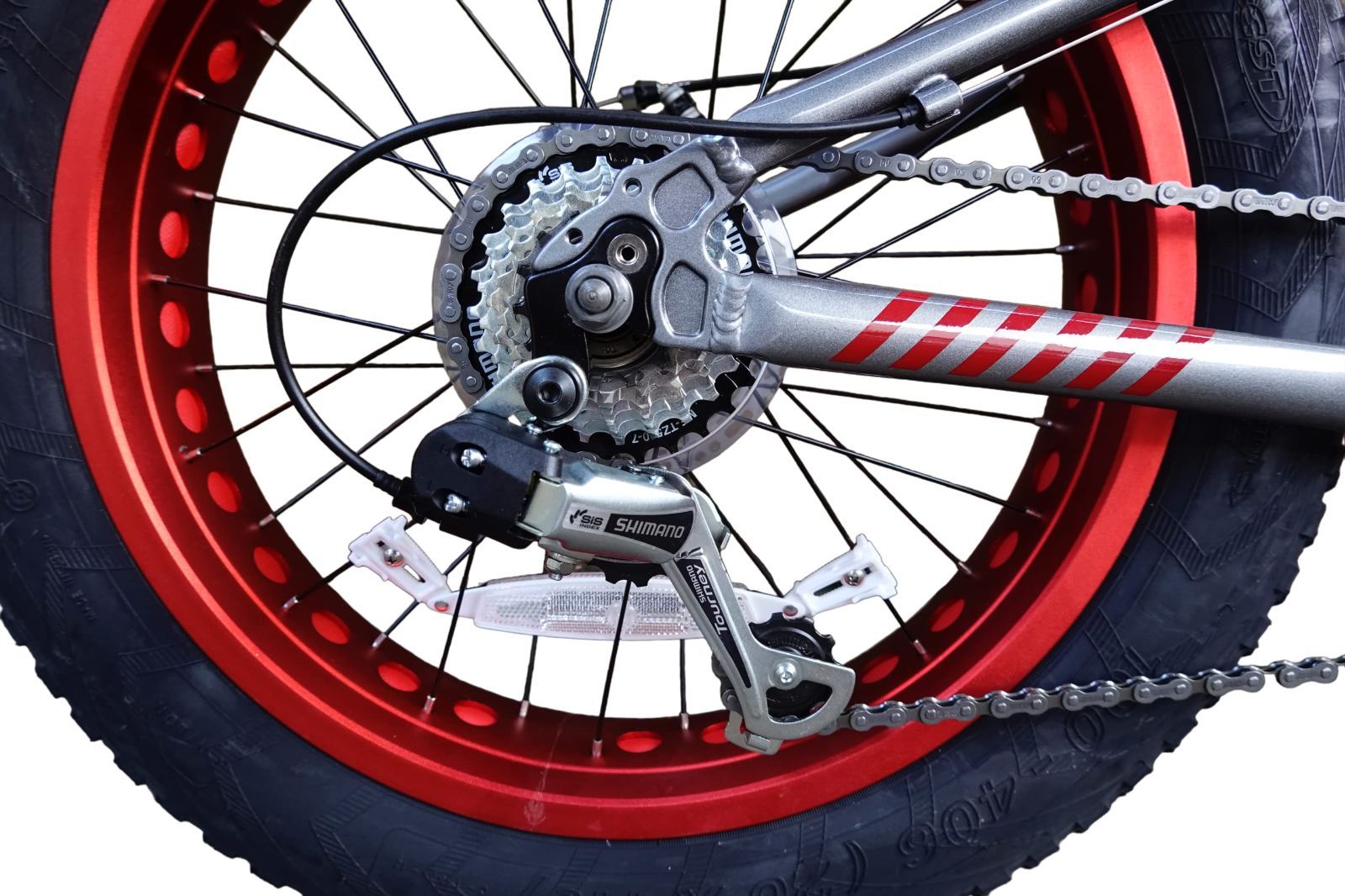 軽量アルミフレーム 極太タイヤ 迫力の20インチ 7速 さらに進化