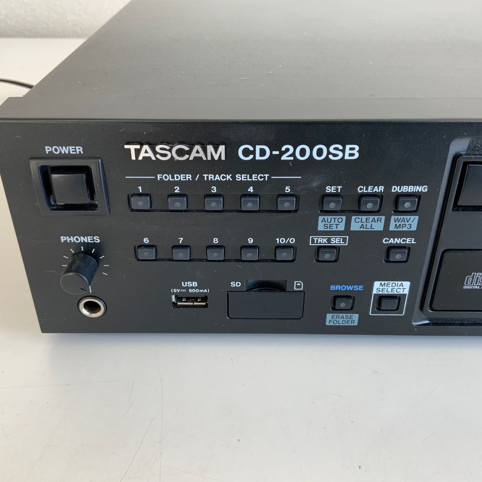 即出荷美品 TASCAM CD200SB タスカム CDプレーヤー アルミケース付き 配信機器・PA機器・レコーディング機器