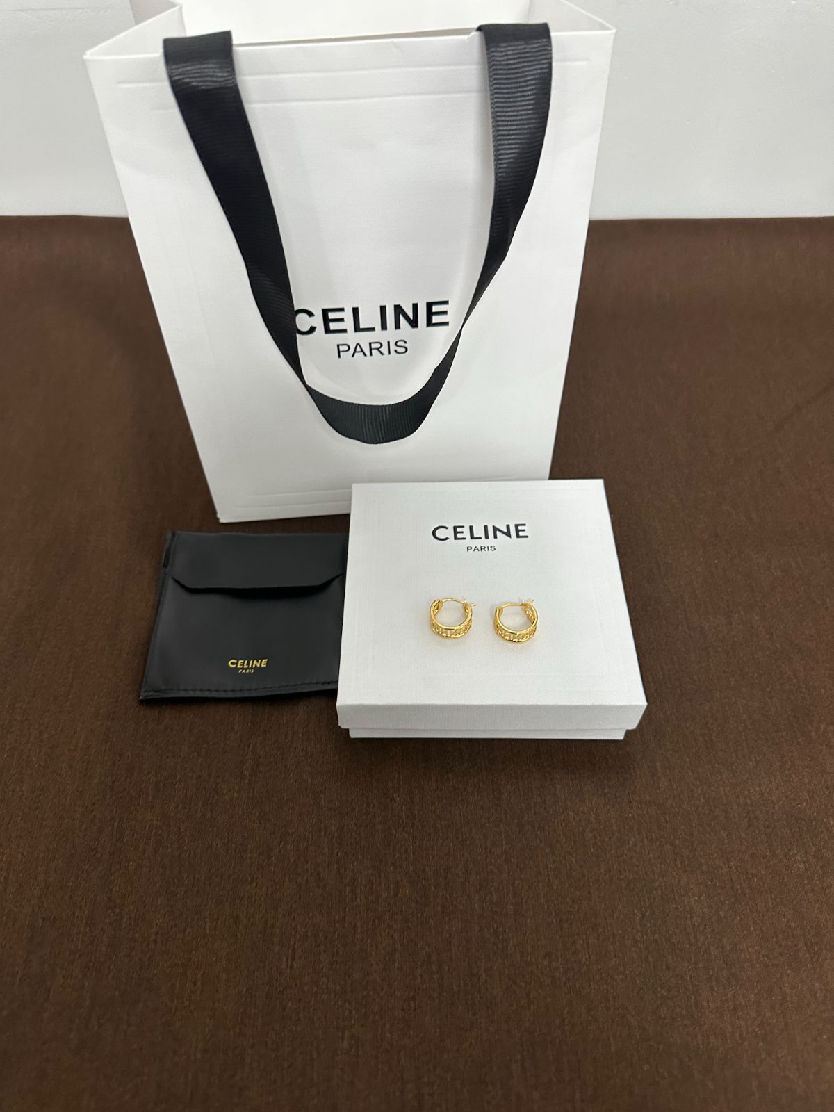 CELINEトリオンフ マルチフープピアス