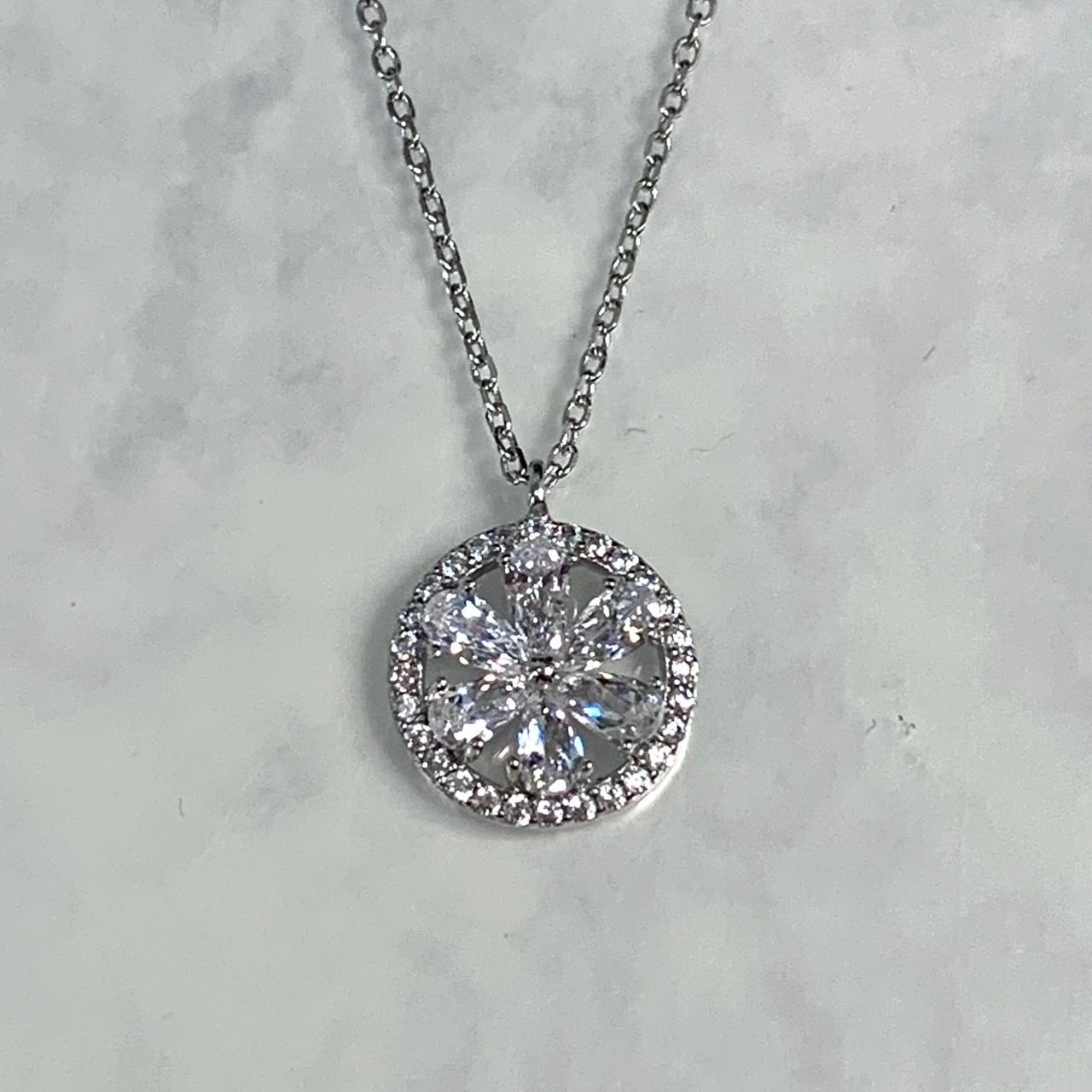 美品⭐️シルバー+クリスタルのネックレス】 シルバー925 AJIDOU