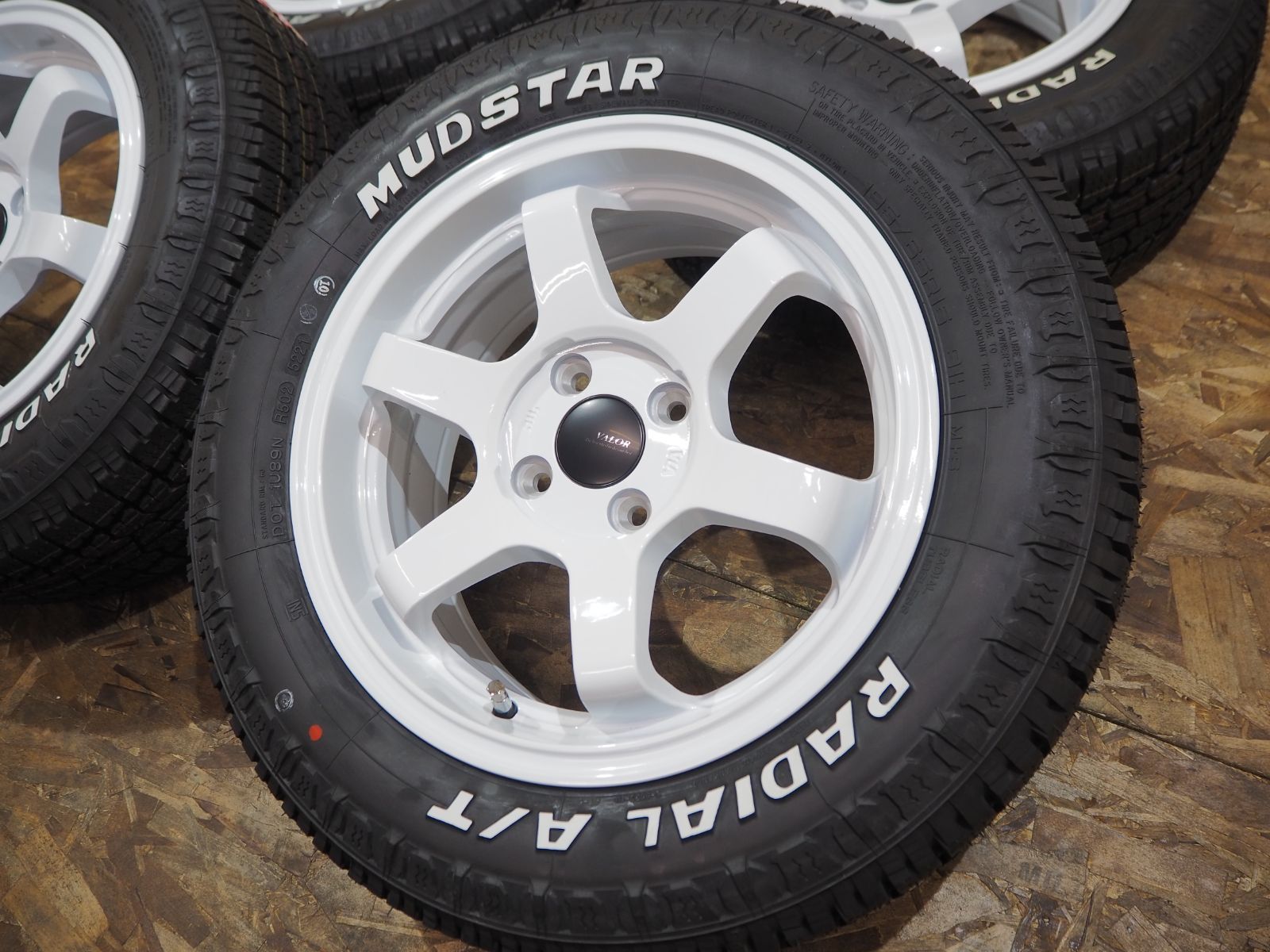 ホワイトレター195/65R15 6.5J+38 4H100 人気6本スポーク 深リム 逆ゾリ ブロック マッドスター A/T  新品タイヤホイールSET1台分 リフトアップ ゴツゴツ カスタム フィットクロスター ロッキー ライ - オンラインストア純正品