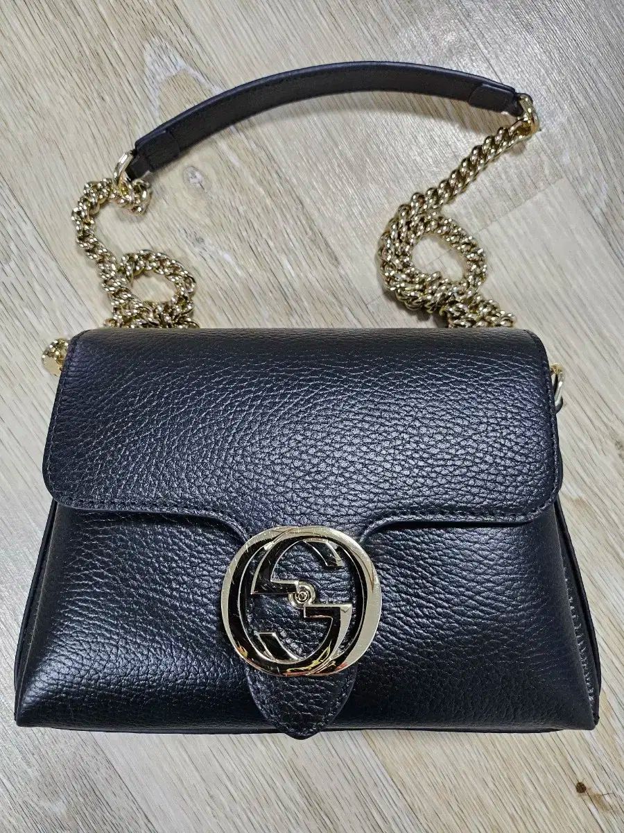 グッチ