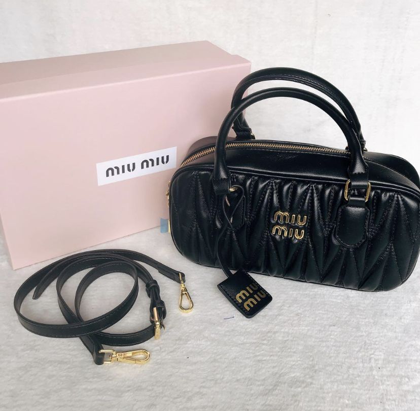 MIUMIU ‎ミュウミュウボウリングバッグ ハンドバッグ ブラック - メルカリ