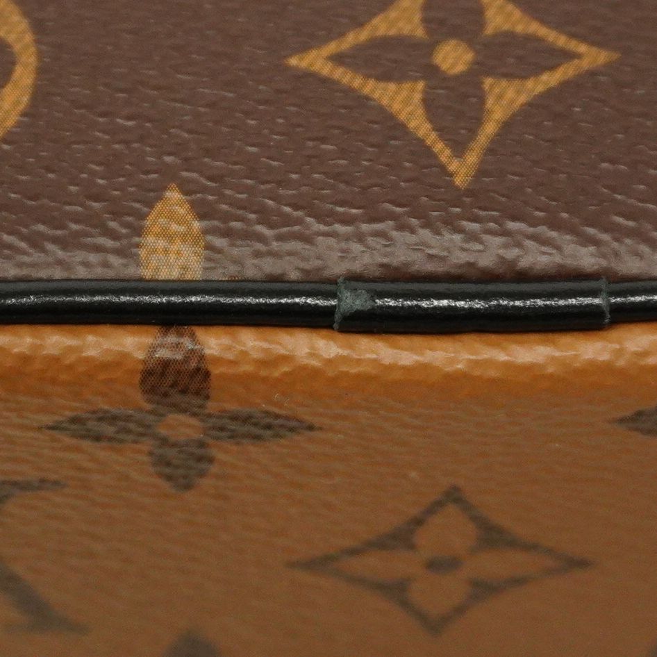 バニティバッグ