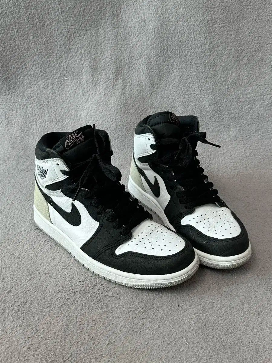 （ 260 ） NIKE(ナイキ) エアジョーダン 1 レトロハイ OG ブリーチドコーラル