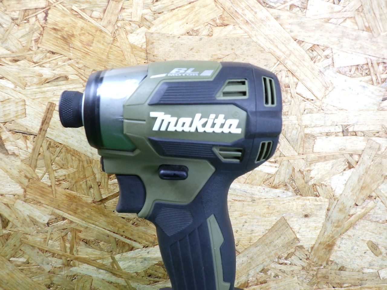 18V最新モデル マキタ インパクトドライバー TD173D 本体のみ オリーブ 品