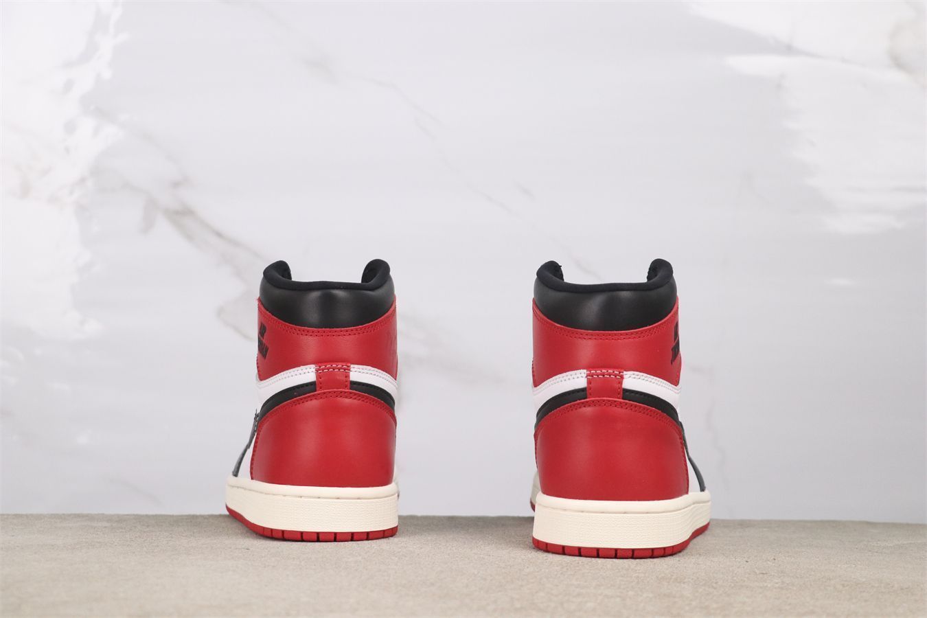  ナイキ エアジョーダン1 レトロ ハイ OG ブラックトゥリイマジンド DZ 5485 106 スニーカー 靴