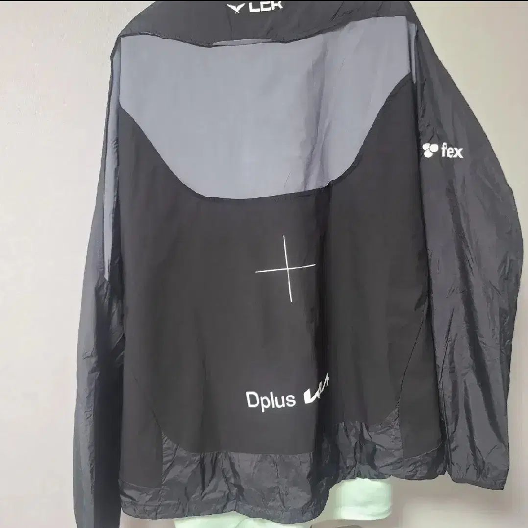 デプラスキア 売れ筋 24 シーズン 防風ジャンパー 4xl 楽天市場】4L