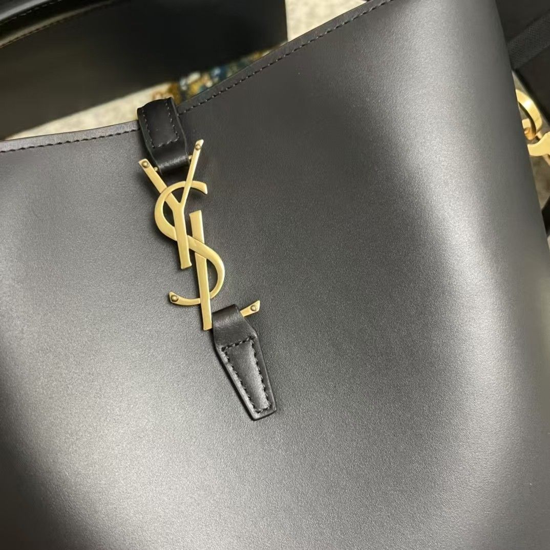 美品 ☆YSL☆ サンローランショルダーバッグハンドバッグ｜本日