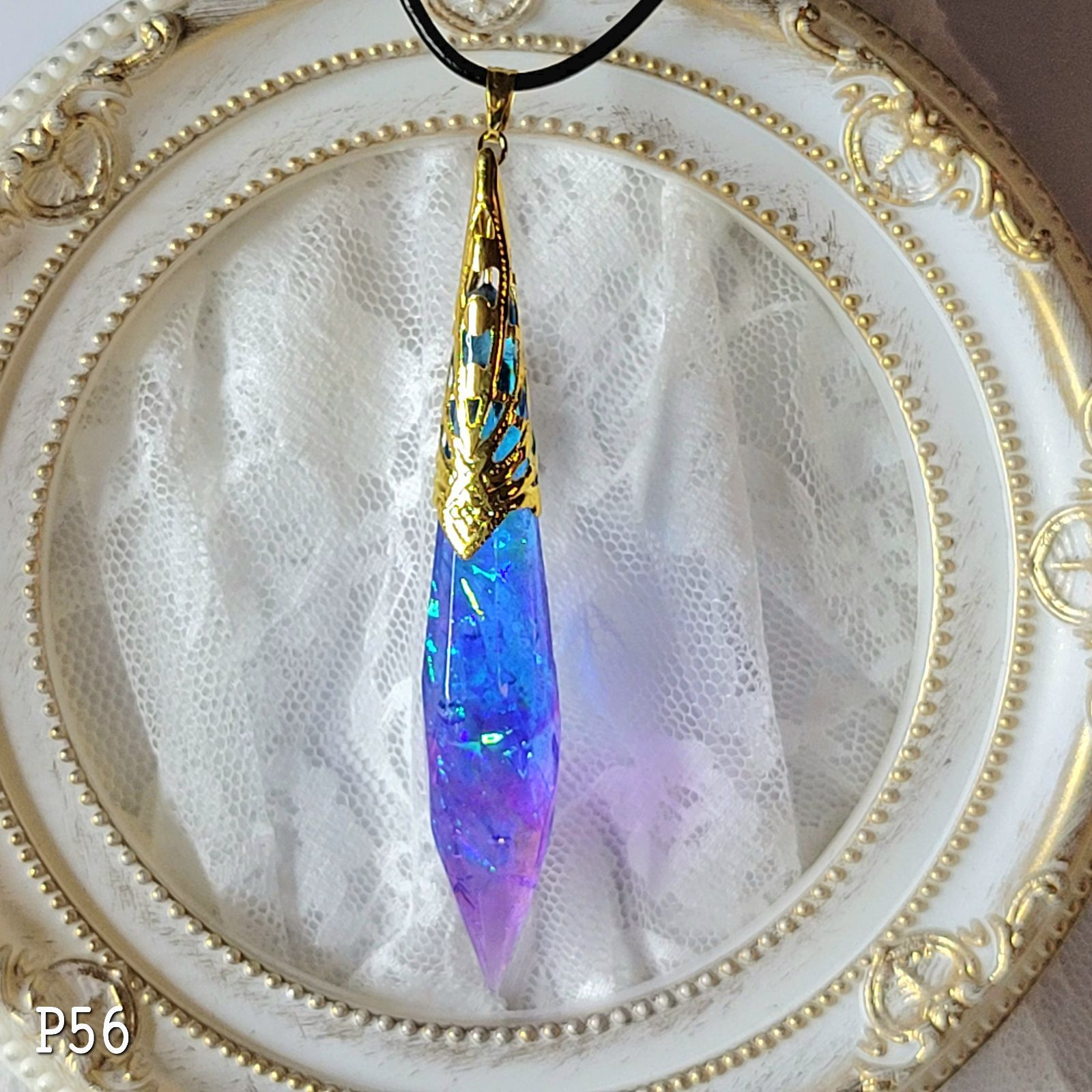 魔法のクリスタルネックレス ペンデュラム 鉱石 レジン P56