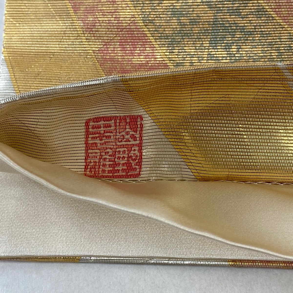 7344円から値引き中 バイセル 着物 名品 小紋 黒 縦縞 正絹 袷 身丈156cm 裄丈65cm 7344円から値引き中 着物 名品 小紋 灰色 縦縞 染め分け 正絹 袷（10月～5