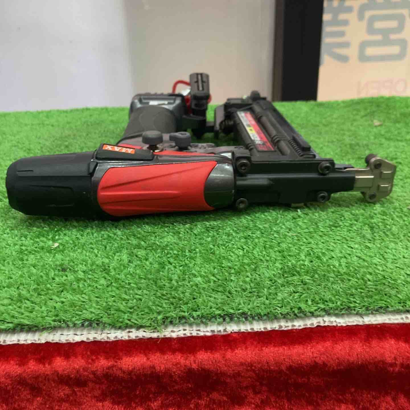 高圧フロアタッカー