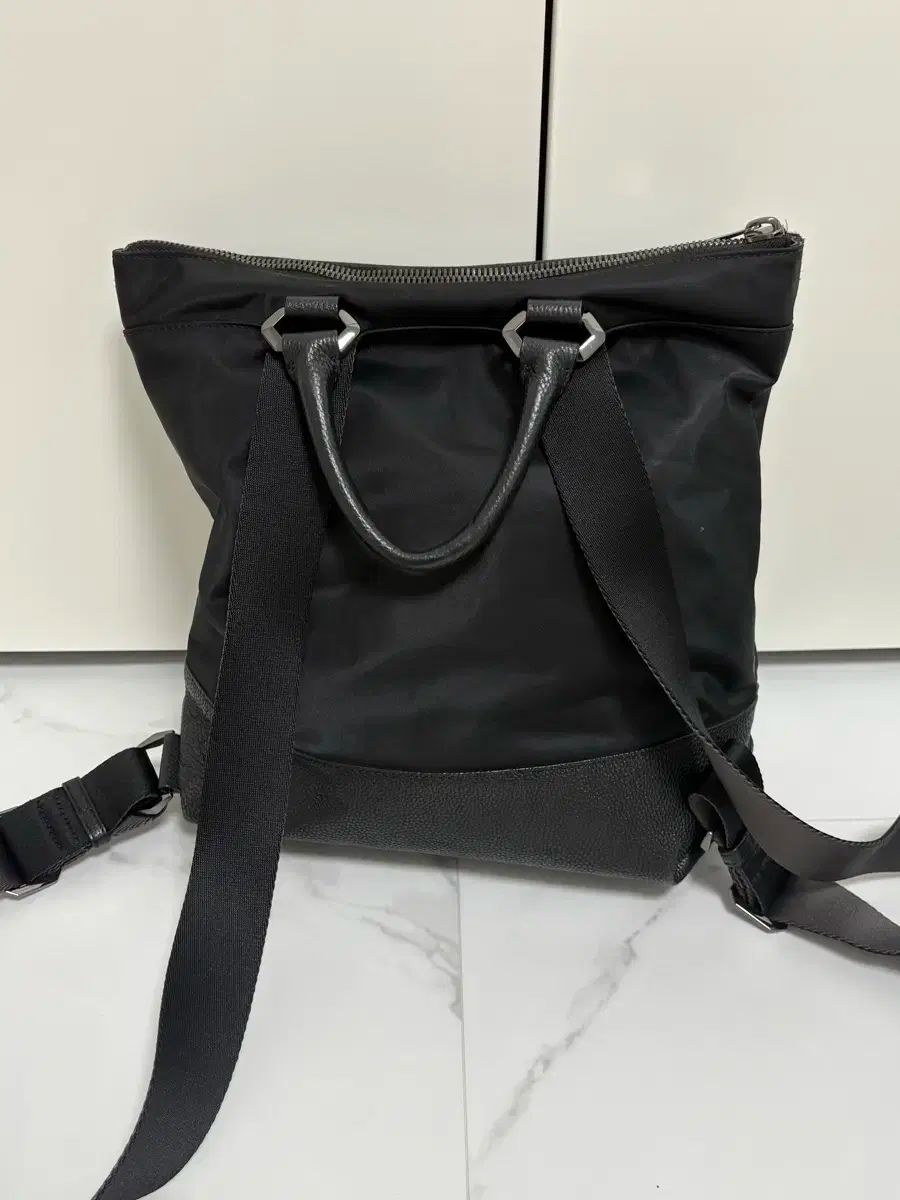 良品】フルラ パイパー リュック ブラック バックパック カデナ無し