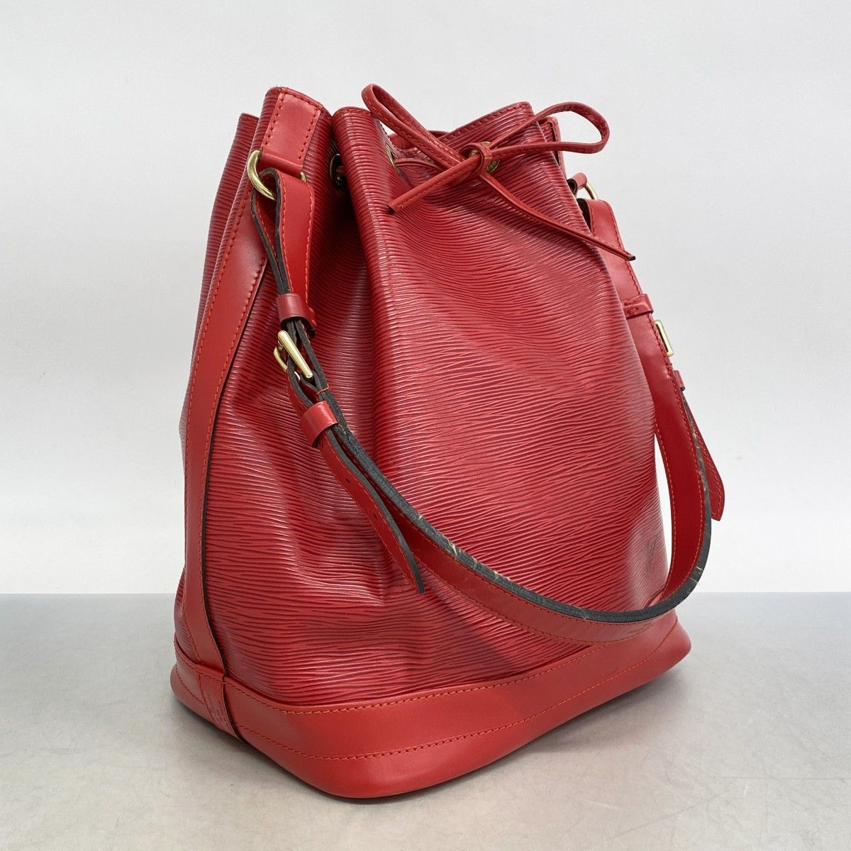 5md3881 ルイヴィトン ショルダーバッグ エピ ノエ M44007 カスティリアンレッド レディース