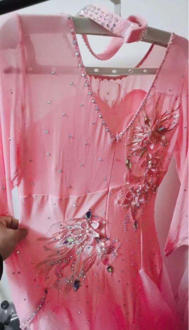 新品 25新作【目を惹く豪華デザイン】発表会・競技会で映えるストーン付き