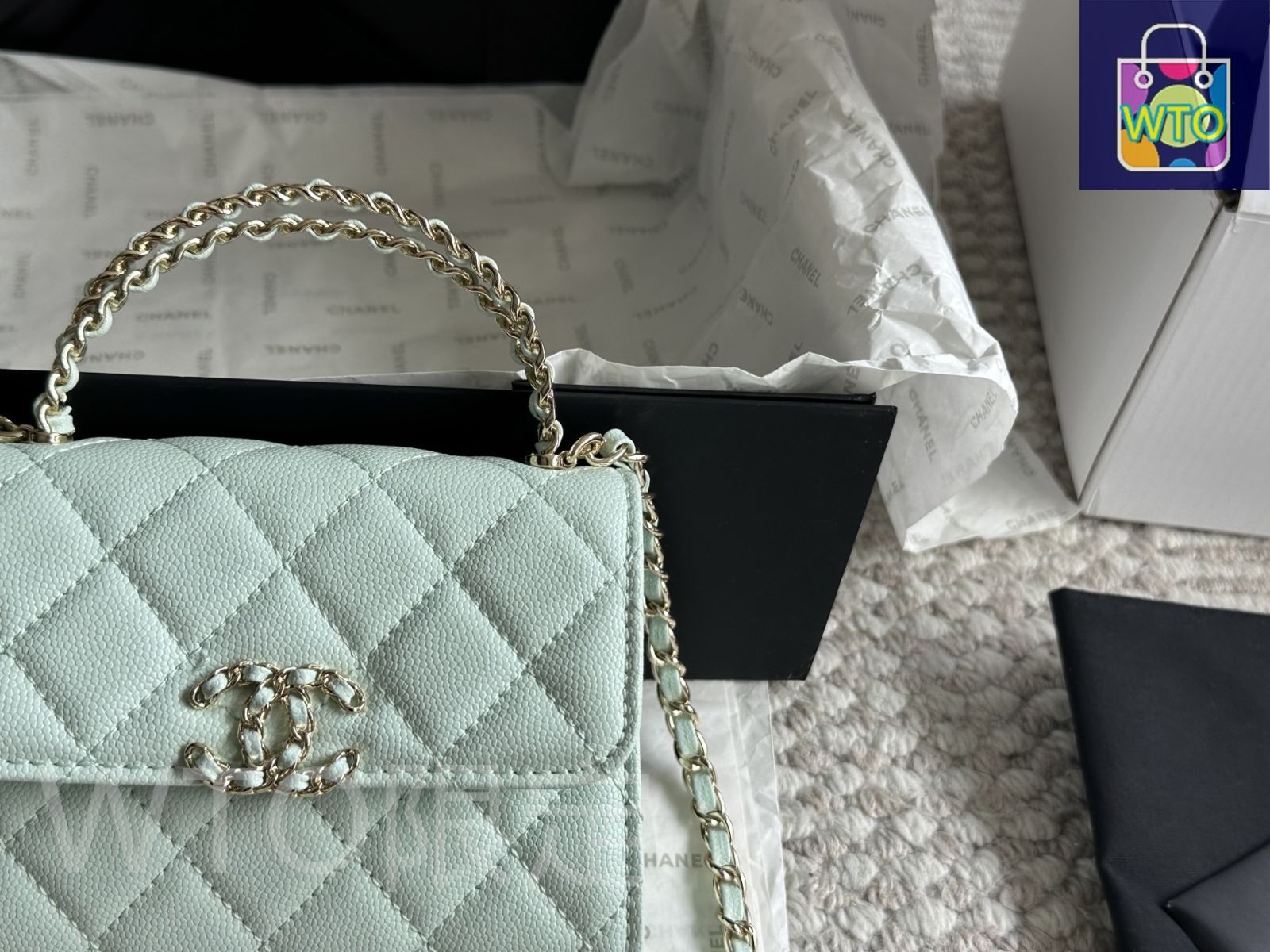 【シルバー♢スマホも入る】CHANEL ケリーショルダーバッグ 店頭には並ばない！レア商品】CHANEL ショルダーバッグ ケリー