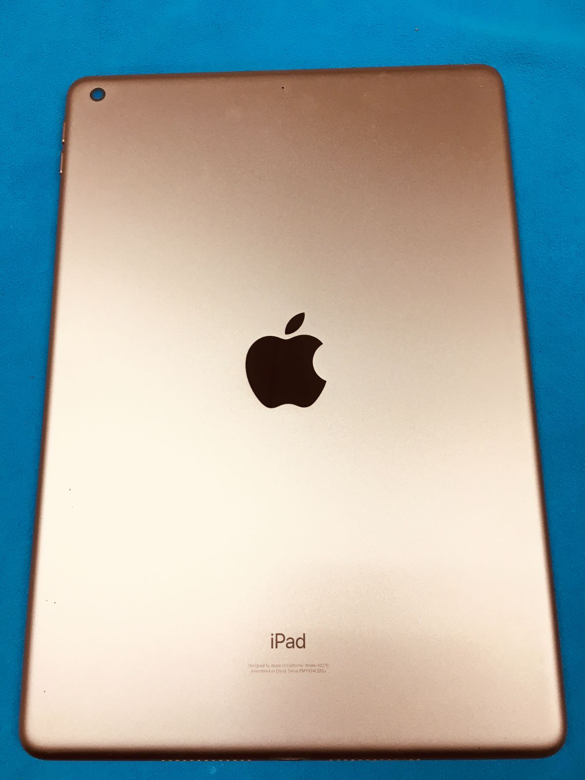 美品 iPad第8世代 128GB ゴールド Wi-Fi 販売 本体 iPad 第8世代 A2270