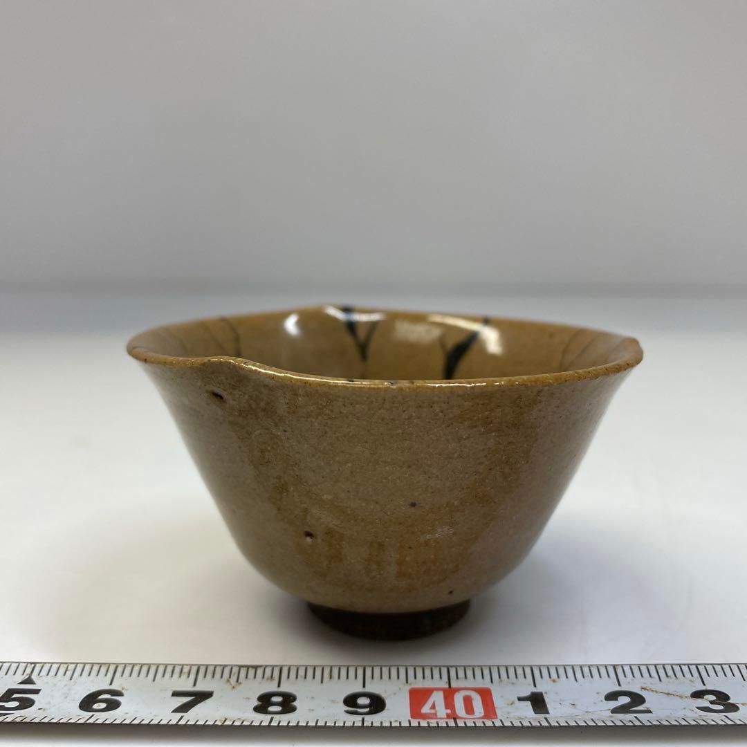 時代　唐津蓮図　極上盃　タサチ　直径6.8㎝高さ3.9㎝　東里6-0803☆2F 時代 唐津蓮図 極上盃 タサチ 直径6.8㎝高さ3.9㎝ 東里6-0803☆2F